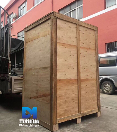 上海王總定制一臺自動化鉆孔機(jī)